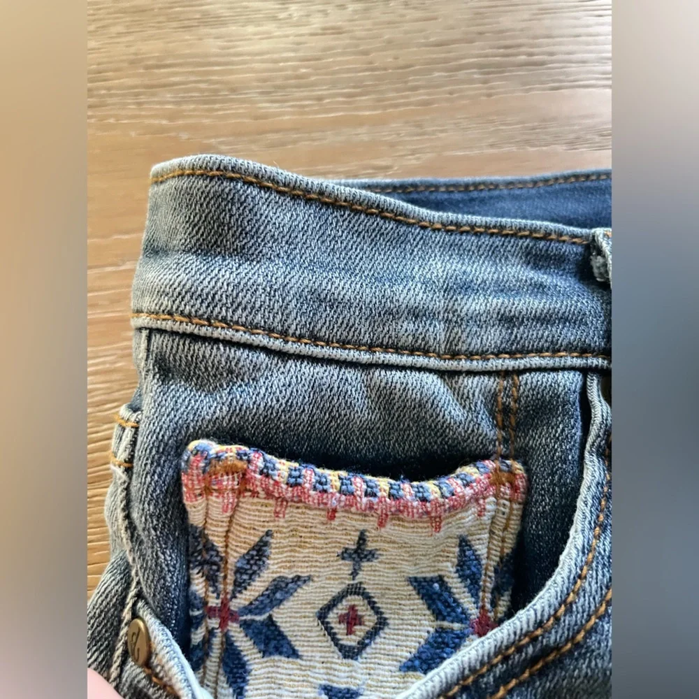 Driftwood Connie Embroidered Fringe Jean Shorts Boho Festival Stage Coach - Picture 2 of 7